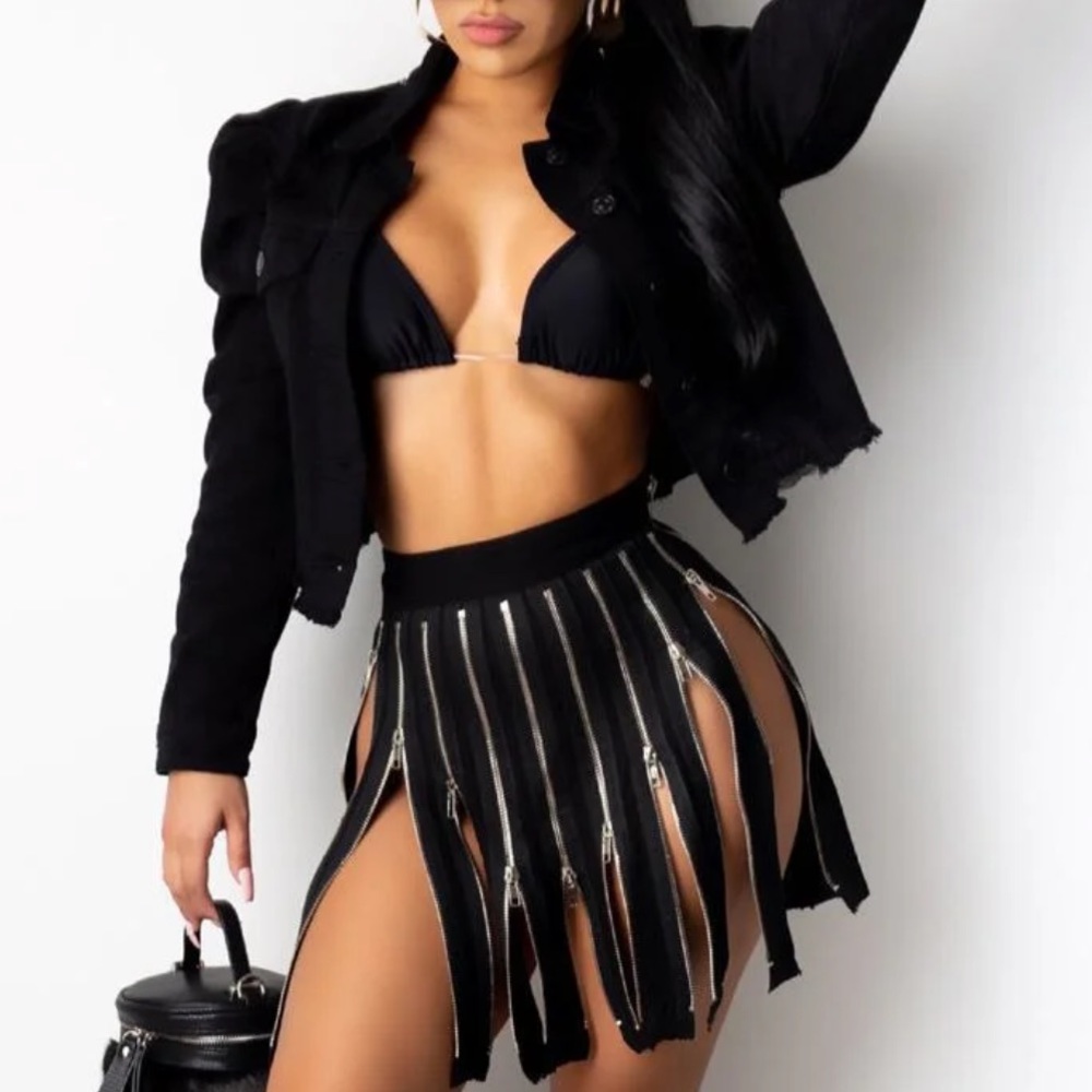 Trendy Zipper Skirt size small.